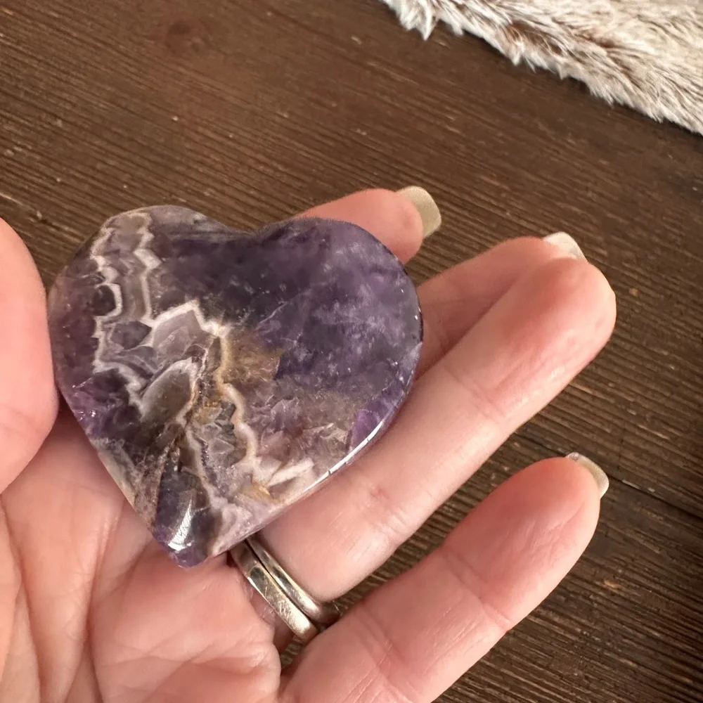 Amethyst natural stone Purple Heart-Shaped Stone